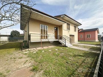 VILLA SINGOLA A BORGO VIRGILIO
