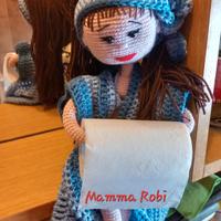 Bambola porta carta iginica amigurumi 