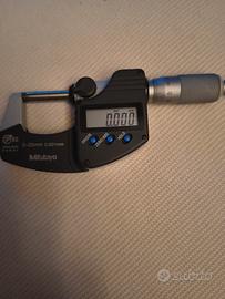 Micrometro digitale 