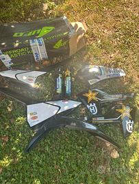 Plastiche nere Husqvarna