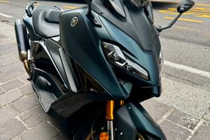 Yamaha T-Max 560 Tech Max Akrapovic