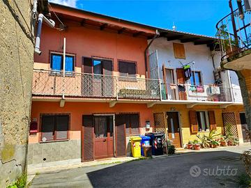 Ampia casa semi indipendente ristrutturata con cor