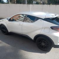 Toyota ch-r del 2018 immacolata bianco perla