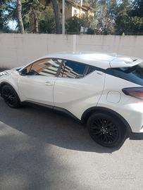 Toyota ch-r del 2018 immacolata bianco perla