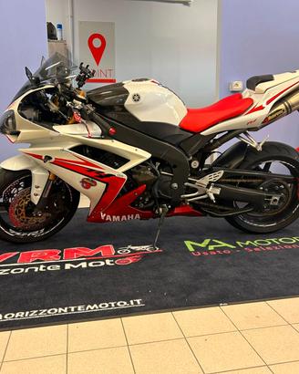 Yamaha YZF R1 AKRAPOVIC