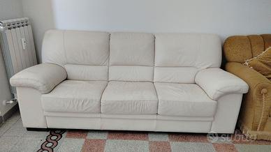 Divano in pelle doimo buone condizioni