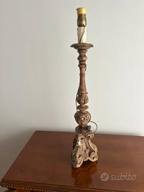 Lampada in legno del ‘700
