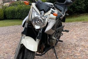 Yamaha XJ6 - 2011