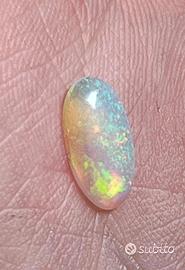 Cabochon opale etiope naturale