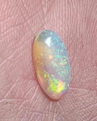 Cabochon opale etiope naturale