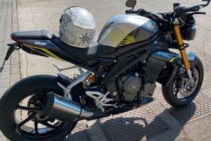 triumph  speed 1200 Rs