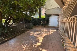 Via gaudiosi: nuda proprieta' con spazio esterno