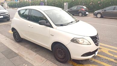 LANCIA YPSILON 0.9 TWINAIR 85 CV METANO ELEFANTINO