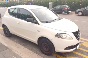 LANCIA YPSILON 0.9 TWINAIR 85 CV METANO ELEFANTINO