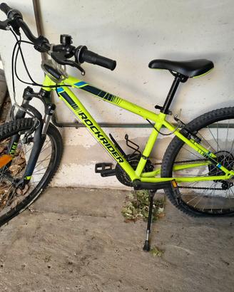 Mountain bike con ammortizzatore