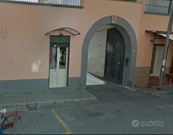 Locale commerciale 30mq + posto auto
