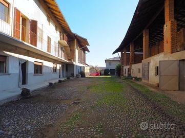 CASA SEMINDIPENDENTE A GHISLARENGO