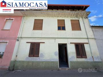 Casa di circa 150 mq con cortile