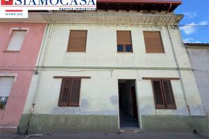Casa di circa 150 mq con cortile