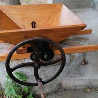 pigiatrice per uva in legno 