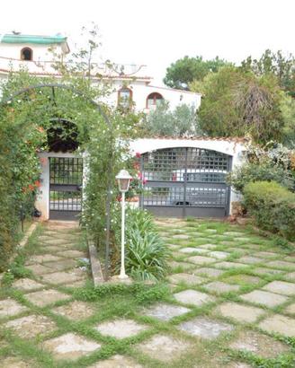 Appartamento in villa con giardinoMondello addaura