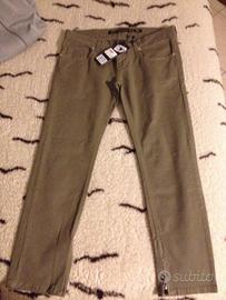 Pantaloni con etichetta nuovi