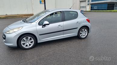 Peugeot 207 - 2006
