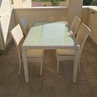 Tavolo da esterno beige rattan 160x90 con 4 sedie