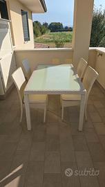 Tavolo da esterno beige rattan 160x90 con 4 sedie