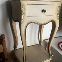 Due comodini stile veneziano