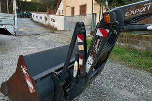 CARICATORE FRONTALE USATO BENNA X TRATTORE AGRICOL