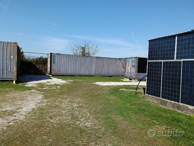 Container in terreno ingresso indipendente