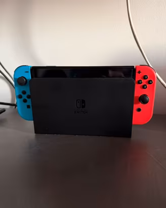 Nintendo Switch OLED usata pochissimo