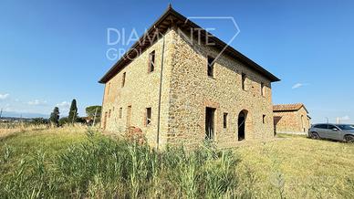 Casale pietra e mattoni parzialmente ristrutturato