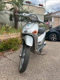Liberty 50 scooter motorino scarabeo booster