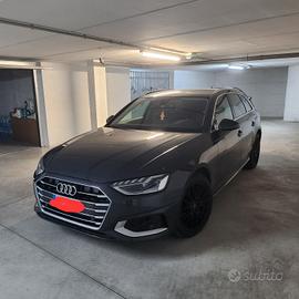 Auto in perfette condizioni.