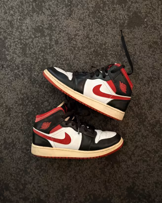 Air Jordan 1 Mid