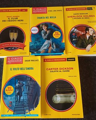 Libri gialli Mondadori - lotto unico 5 volumi a