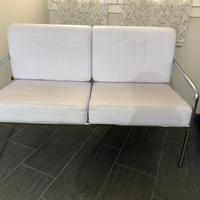 Divano due posti in ecopelle bianco Misure 135x65