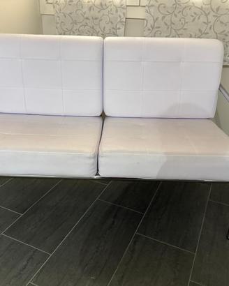 Divano due posti in ecopelle bianco Misure 135x65