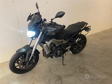 YAMAHA MT-09