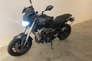 YAMAHA MT-09
