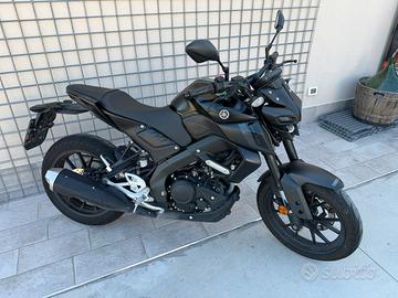 YAMAHA MT125