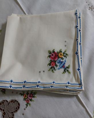 tovaglia vintage a punto croce anni '60