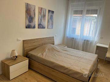 Stanza letto ,matrimoniale uso singola