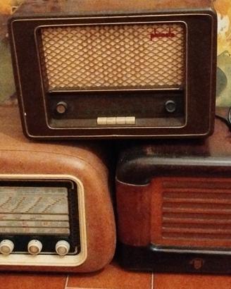 Radio d' epoca in legno Registratore Mangiadischi