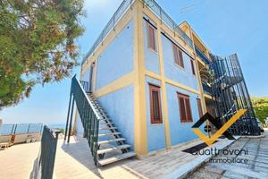 2 Vani Splendide Condizioni Vista Mare, Vampolieri