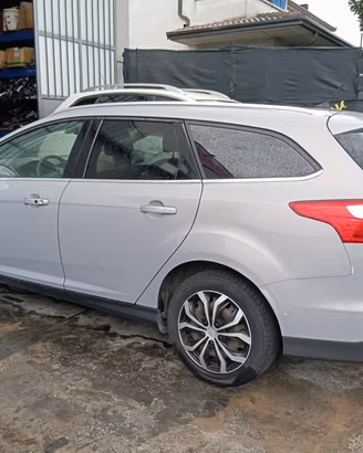 FORD FOCUS anno 2011 SW 1.6 benzina kw110 motore J