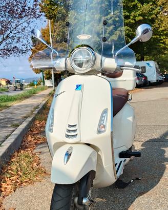 Vespa primavera 150
