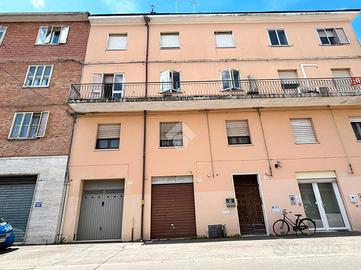 NEGOZIO A FERRARA